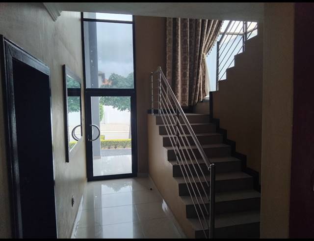 4 BEDROOM FREEHOLD FOR SALE IN WOODHILL ESTATE